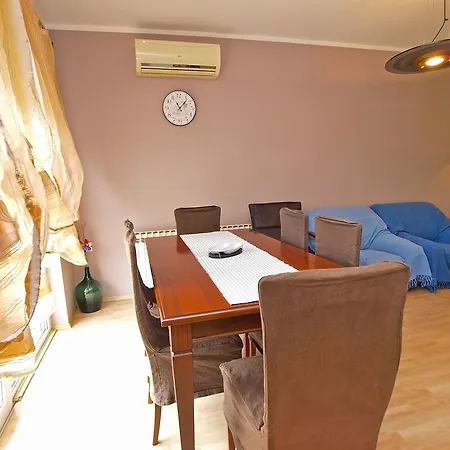 Alen 1413 Apartment