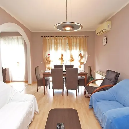 Alen 1413 Apartment Pula